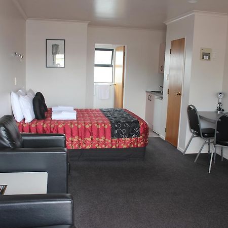 Kiwi Court Motel ฮาเวรา ภายนอก รูปภาพ