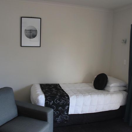 Kiwi Court Motel ฮาเวรา ภายนอก รูปภาพ