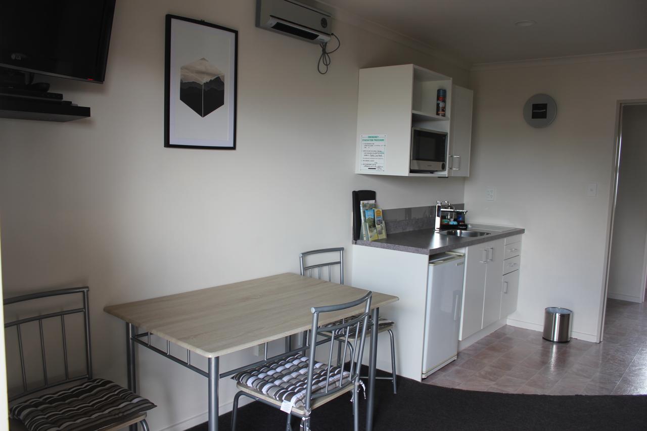 Kiwi Court Motel ฮาเวรา ภายนอก รูปภาพ